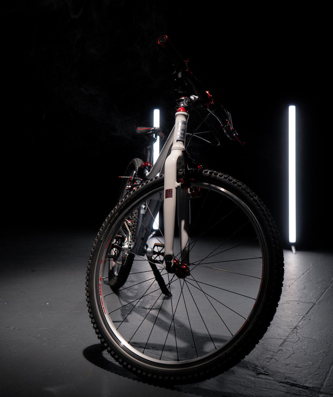 LU:MO Kinderrad 26 Zoll ab 10 Jahre | 9-Gang | MIST GREY | LED-Integration ★ Vorverkauf | Versand 19. Dez