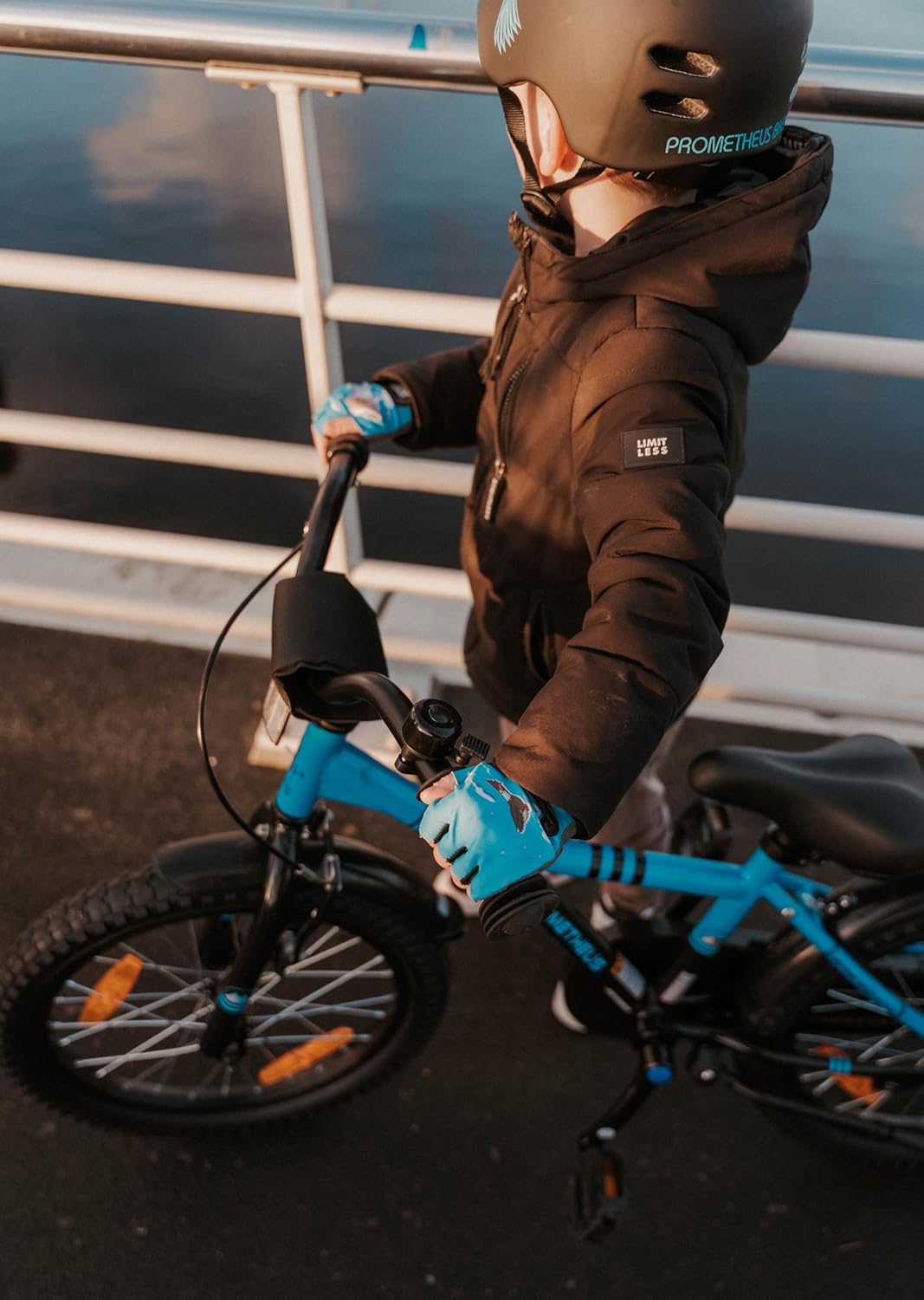 Kinderfahrrad 16 Zoll ab 4 - 5 Jahre mit Stützräder in Blau & Schwarz – Kinderfahrrad 16 Zoll von prometheus - bikes | prometheus - bikes